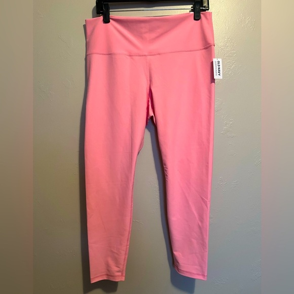 Old Navy Pants - Old Navy Powersoft Highrise Go Dry 7/8 Leggings NWT